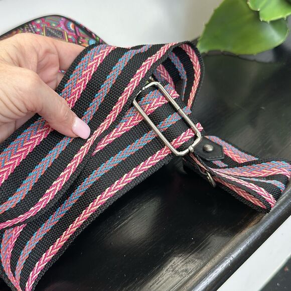 Sakroots colorful Crossbody shoulder handbag, purse, gift versatile could be new - Picture 10 of 10